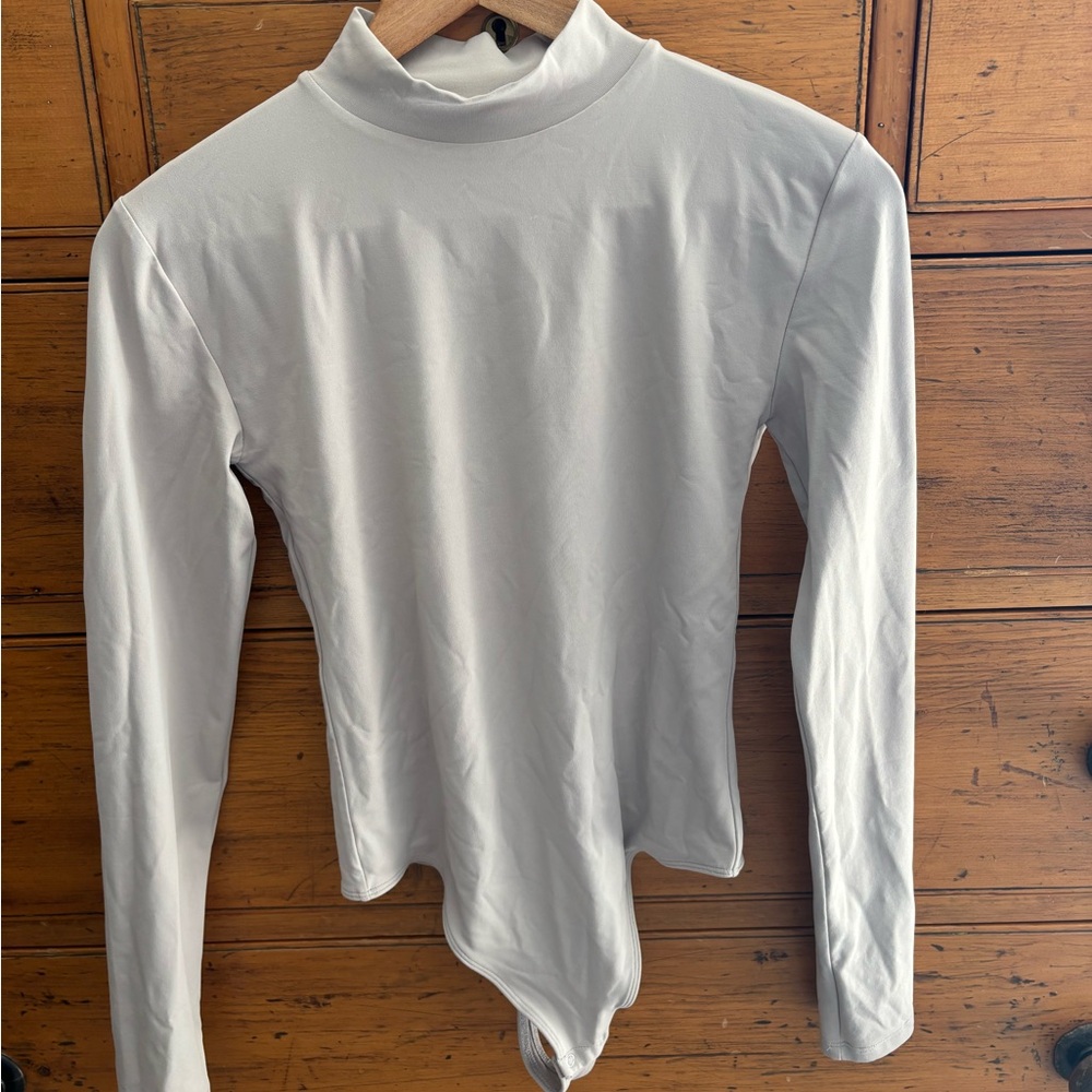 Aritzia bodysuit, Babaton size medium